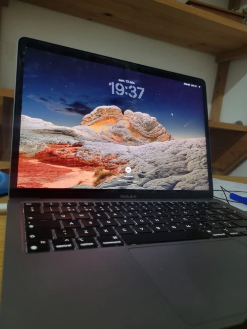 macbook air m1 8/256