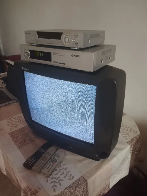 Télévision ENIE Symphony Plus + Démo STRONG 4355 - تلفاز