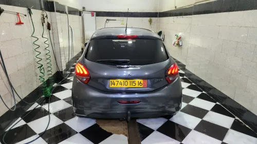 Peugeot 208 2015 Allure