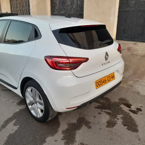 Renault Cloi5 2021 Beznese