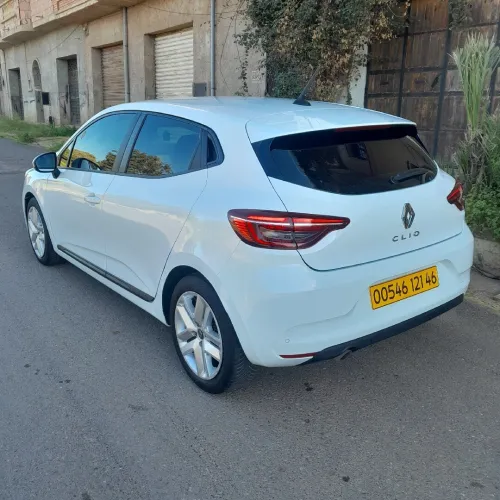 Renault Cloi5 2021 Beznese