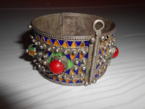 BRACELET EN ARGENT ANCIEN MASSIF