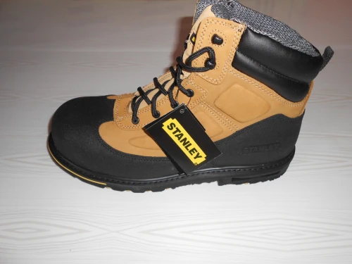 CHAUSSURES & BOTTES STANLEY