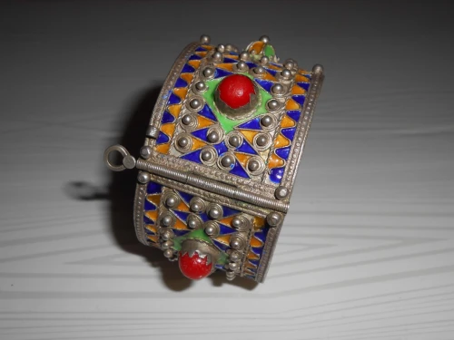 BRACELET EN ARGENT ANCIEN MASSIF
