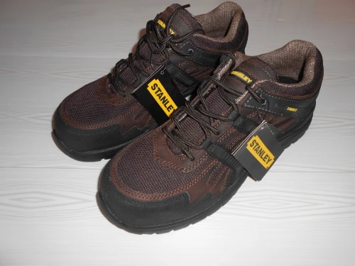 CHAUSSURES & BOTTES STANLEY
