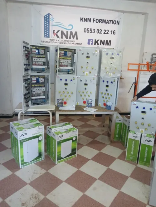 Armoires électriques pour chambre froide +- de MTZ 18 jusqu'à 50