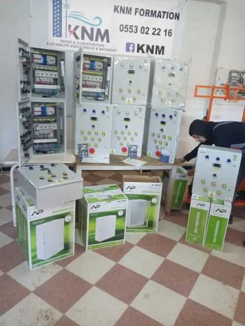 Armoires électriques pour chambre froide +- de MTZ 18 jusqu'à 50