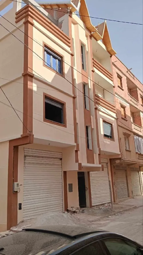 Décoration Et revêtement des façades extérieur et tout type des produits 