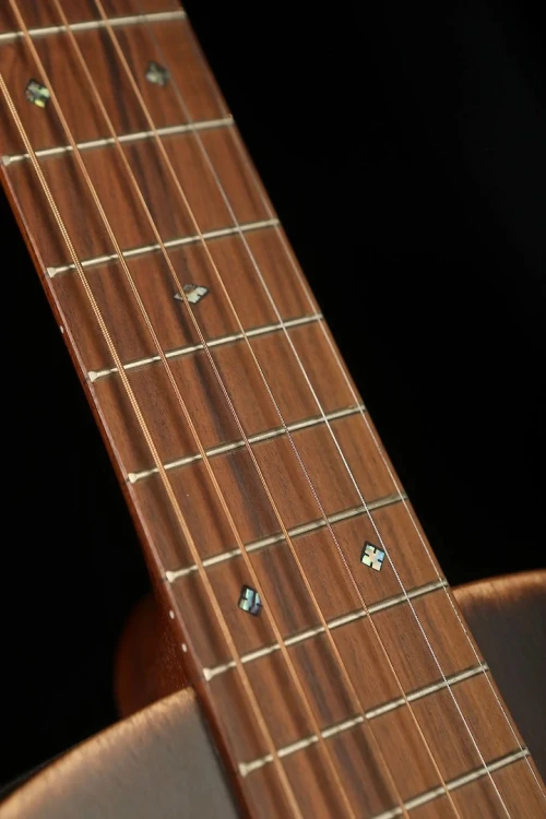 Guitare Sigma 00M-15SE-AGED guitare électro-acoustique folk avec housse