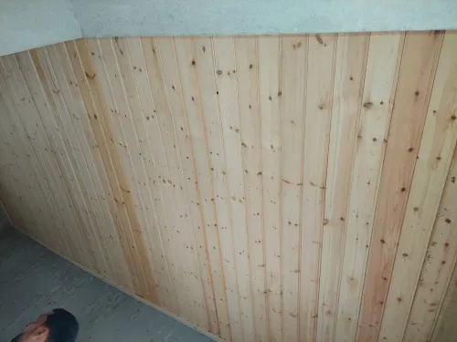 /Charpente en bois//تركيب القرميد و الأسقف الخشبية و إعادة الترميم مع إمكانية التنقل بين الولايات