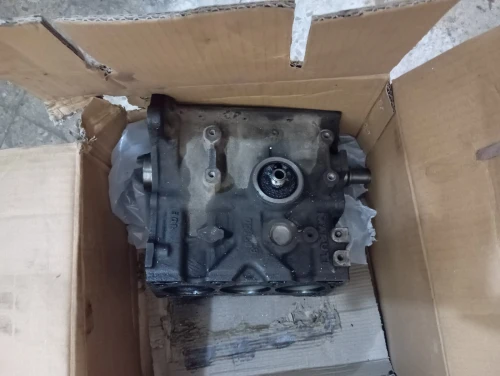 demi moteur  d'origine maruti 800