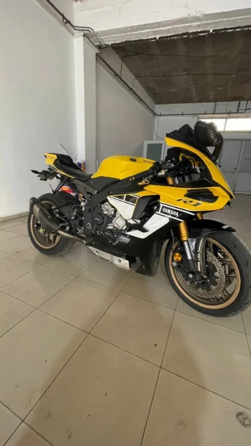 Yamaha R1 60th anniversaire 2017