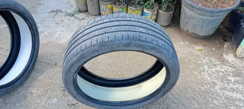 Pneus 255 / 35 R21