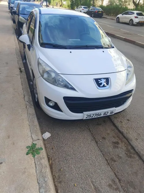 Peugeot 207 2012 Fennec