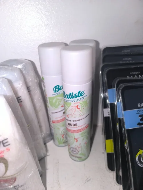 Lots de produits cosmétiques 