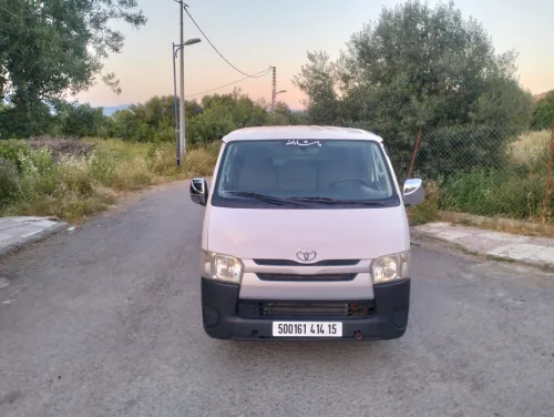 Toyota Hiace 2014