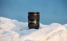 CANON OBJECTIF EF 24-105mm - F/4L IS II USM - APS-C - 3 VITESSES - FOCALE AJUSTABLE - MÉTAL - NOIR