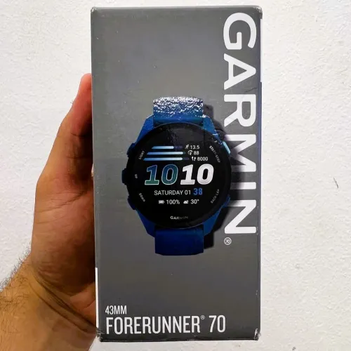 GARMIN FORERUNNER 70 - SMARTWATCH CONNECTÉE - 43MM GPS - 1,2 POUCE AMOLED TACTILE - ETANCHE 5ATM - ANDROID & IOS - BLACK & BLEU