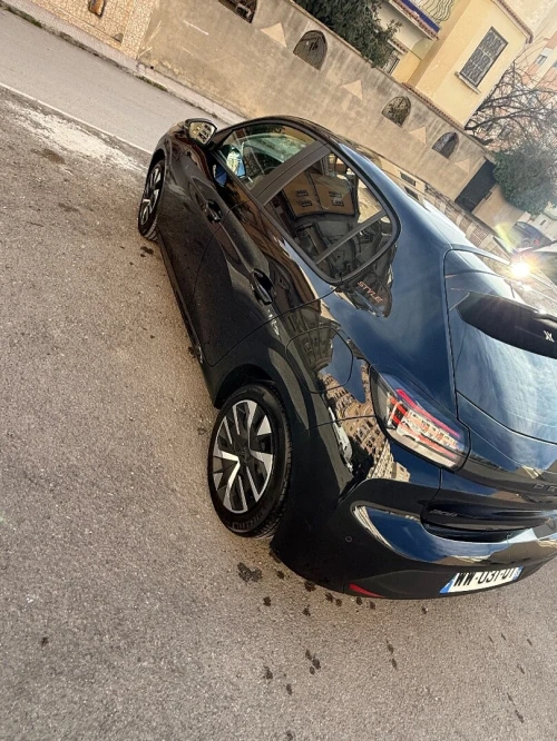 Peugeot 208 2025 E-Style