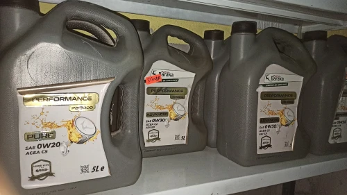 Accessoires de voiture et huile de voiture liquidation