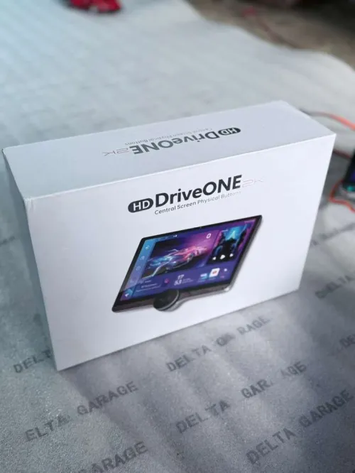 tablet DriveONE Central Screen Physical Buttons