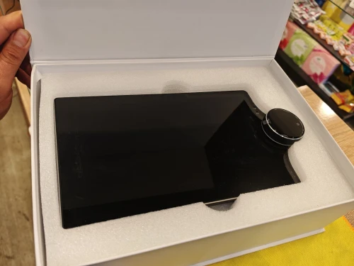 tablet DriveONE Central Screen Physical Buttons