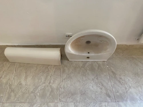 Baignoire et lavabo