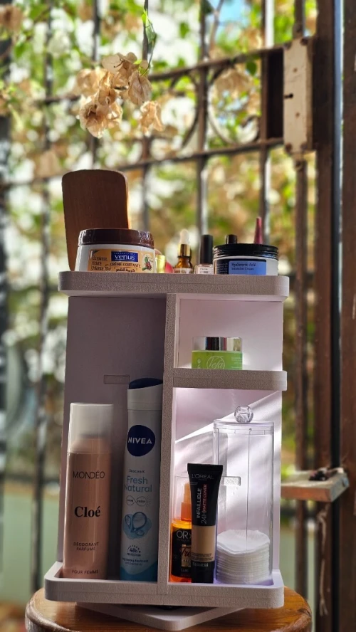 Organisateur des produits cosmétiques 
