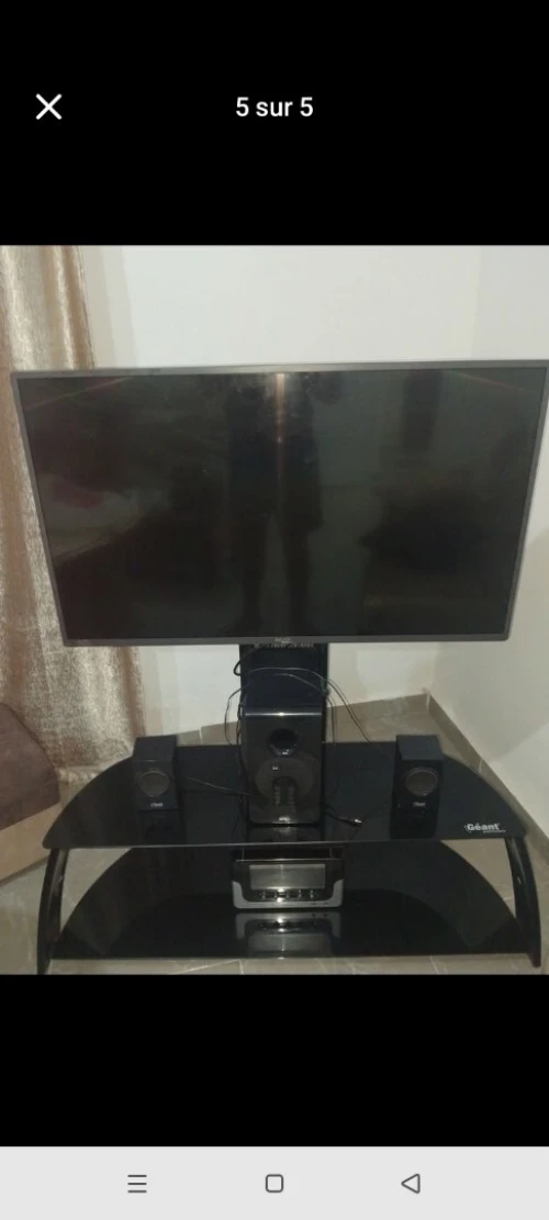Table TV en verre noir géant+ TV LED géant 42puc