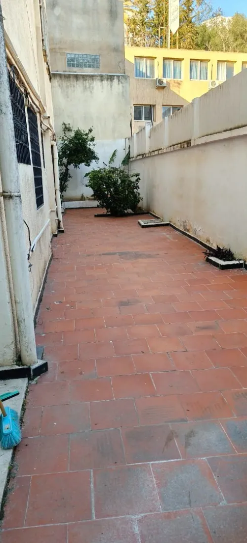 Location Appartement Niveau de villa F5 Alger Hydra