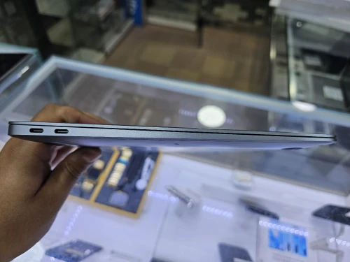 -VENDU- Macbook Air i5-2019 (13,1 inch , 2019)  8G/128