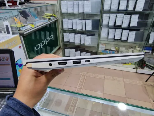 -VENDU- Asus ZenBook 14 UM433DA Ryzen 7 512G/16G
