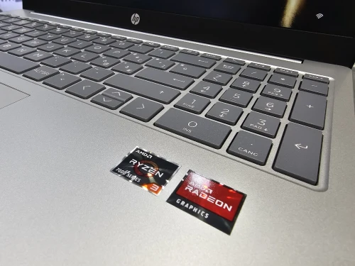 -VENDU- HP Laptop 15 Ryzen 3 7320U
