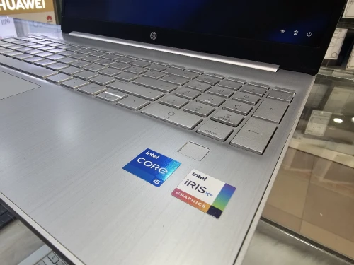-vendu- HP LAPTOP 15s  i5 12eme 16G/512