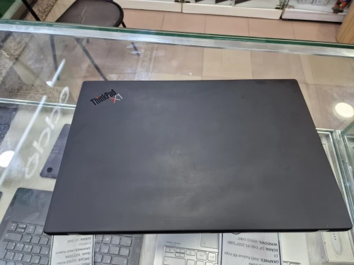 Thinkpad X1 Carbon Gen 8  i5 10eme
