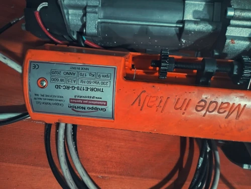 Moteur électrique pour rideau