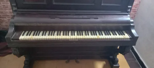 Piano  ancien