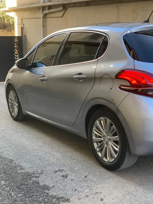 Peugeot 208 2020 Allure Facelift