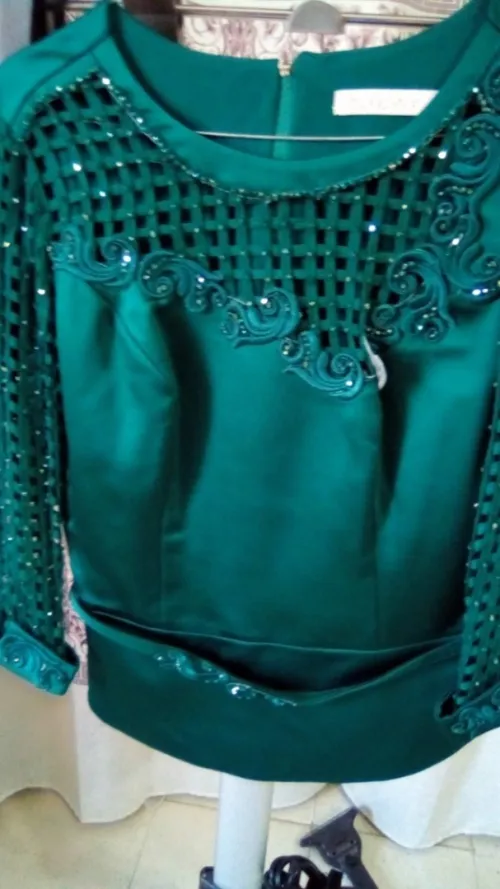 ensemble jupe avec le haut pour fête