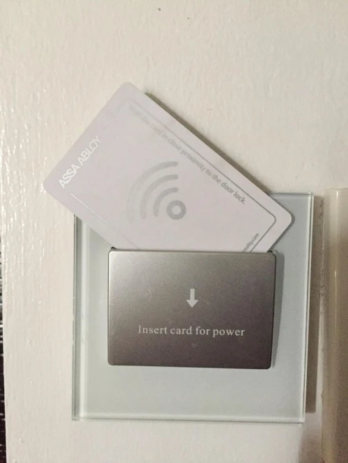 Interrupteur à carte économiseur d'énergie