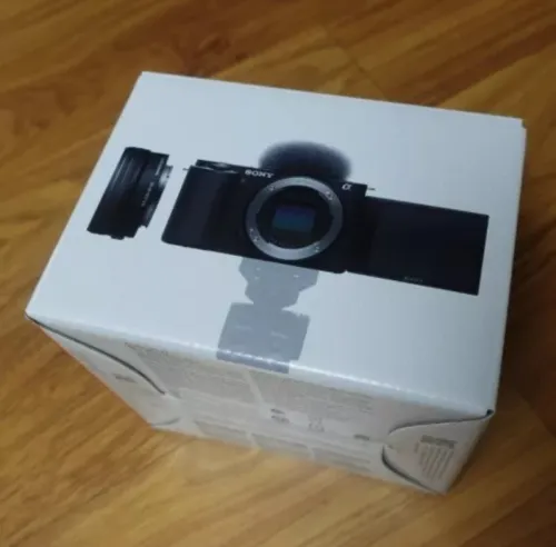 Sony ZV-E10L (Mark I) Neuf+ Sony 16-50mm kit lens+cage+ accessoires
