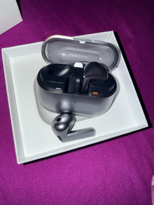 Samsung Galaxy Buds3 (Silver)  État Neuf Version Originale 2025