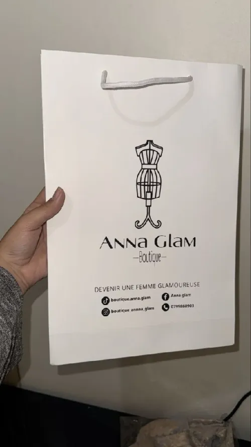 sac en carton (dimensions , quantités a partir du 100 , couleurs disponibles , qualité garantie 100%