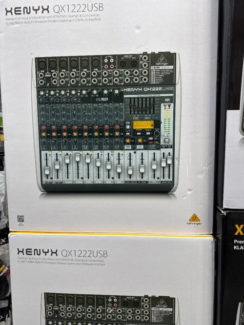 Table de mixage Behringer Qx1832Qx1223