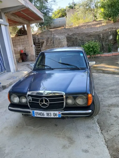 Mercedes W123 1983 