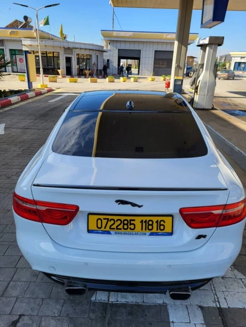 Jaguar Xe 2018 Simple