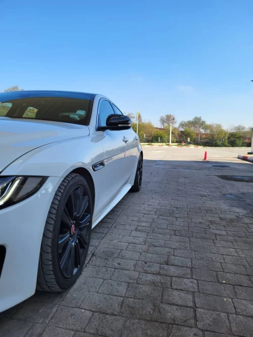 Jaguar Xe 2018 Simple