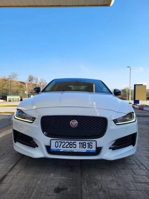 Jaguar Xe 2018 Simple