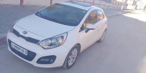 Kia Rio 5 portes 2015 Funny Facelift 