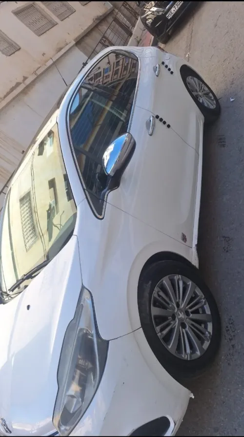 Peugeot 208 2015 Allure Facelift